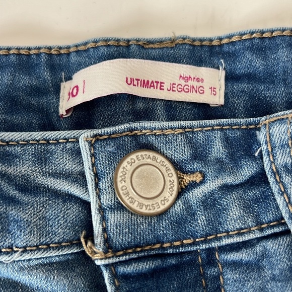 SO Junior Ultimate Jeggings Jeans. Size 15. High Rise.  Blue Denim. - Picture 2 of 8